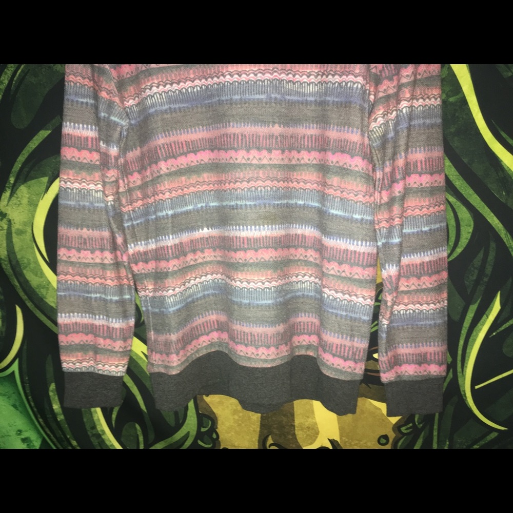 Pink And Blue Sweater - Picture 5 of 7